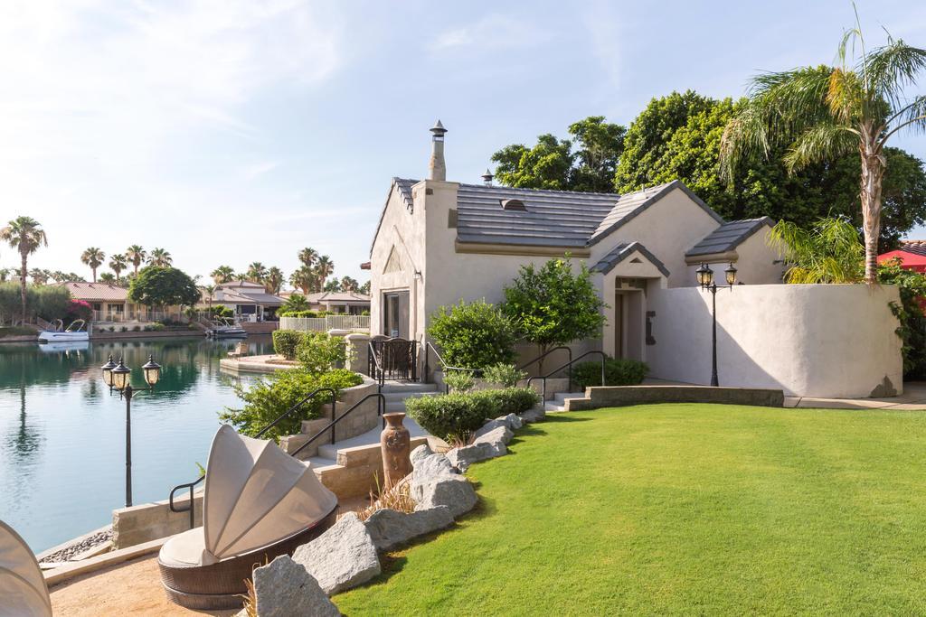 The Chateau At Lake La Quinta Exterior photo