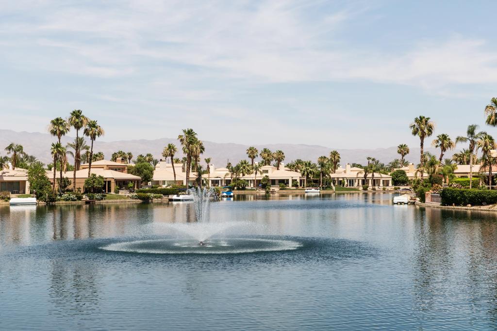 The Chateau At Lake La Quinta Exterior photo