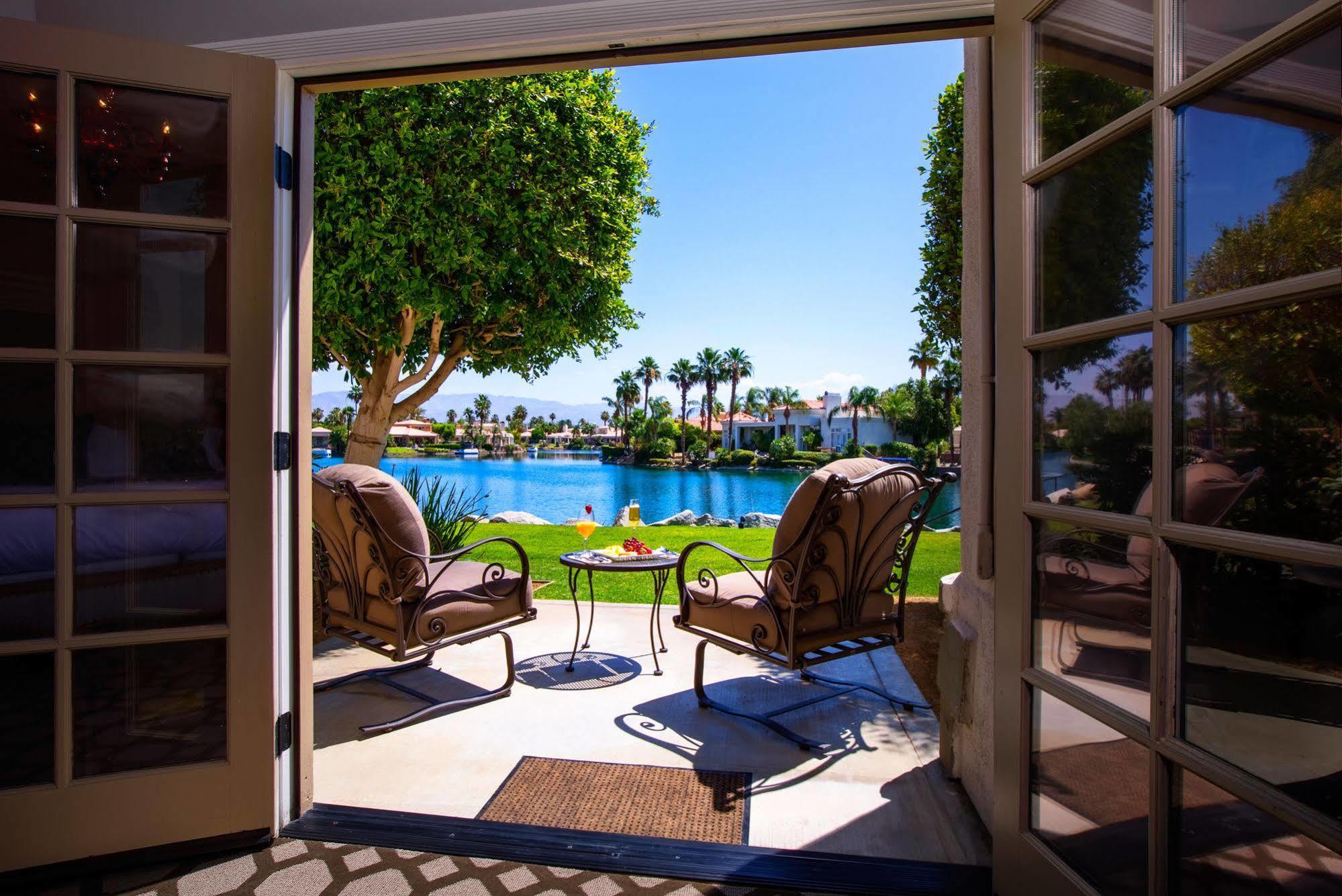 The Chateau At Lake La Quinta Exterior photo