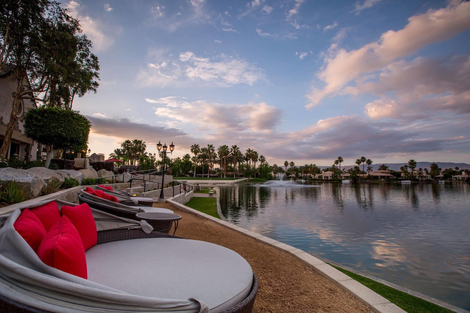 The Chateau At Lake La Quinta Exterior photo