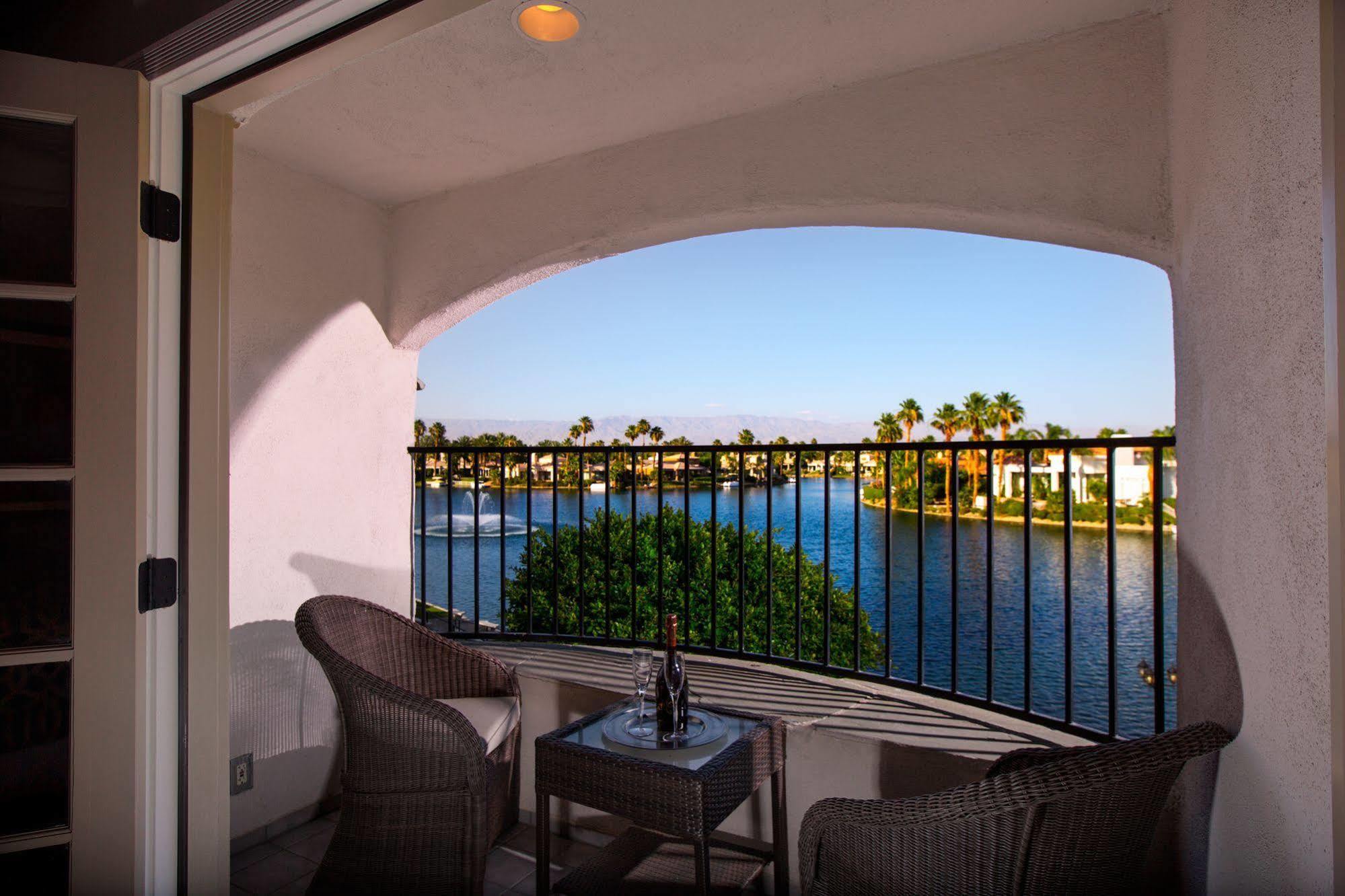 The Chateau At Lake La Quinta Exterior photo