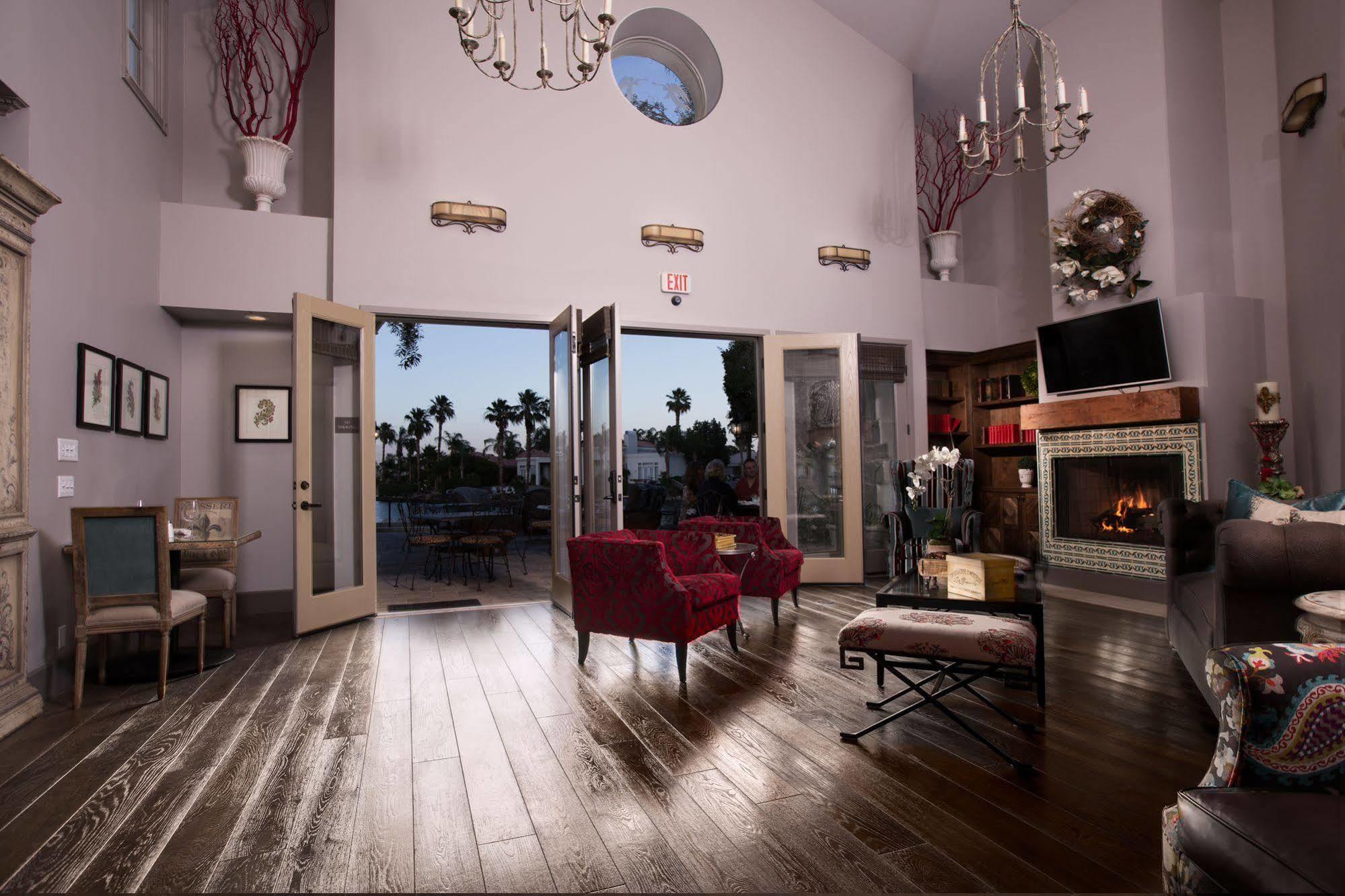 The Chateau At Lake La Quinta Exterior photo